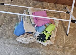 lot 358 image: Varies SZ Towels & Clothes Drying Rack