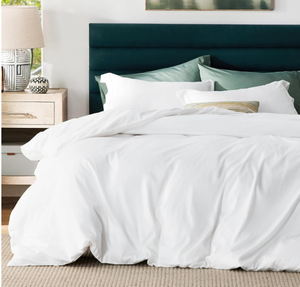 lot 274 image: White Queen Size Comforter