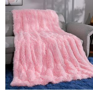 lot 306 image: BedSure Pink Faux Fur Blanket
