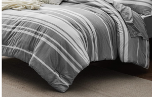 lot 327 image: Bedsure Grey Queen Comforter