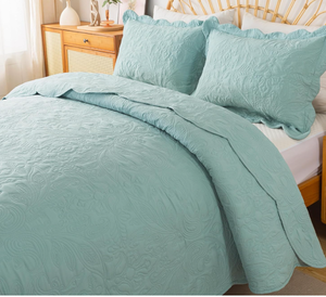 lot 445 image: HoneiLife King Quilt Bedding Set