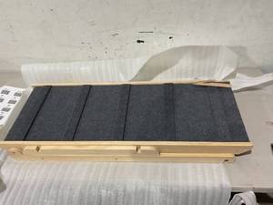 lot 365 image: Finnhomy Adjustable Dog Ramp