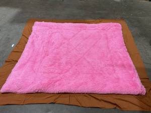 lot 106 image: Pink Shag Blanket, Measures 80 x 85
