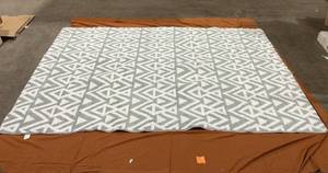lot 136 image: Gery and White Area Rug, Measures 70 x 103