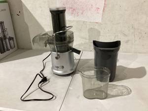 lot 455 image: GDOR Juicer Machine