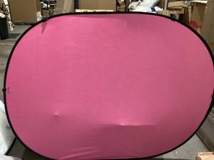 lot 227 image: Pink Collapsible Photo Back Drop, 80 x 60