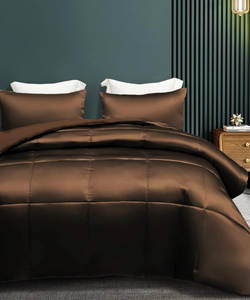 lot 371 image: Whale Flotilla 3-Piece Reversible King Size Satin Silk Comforter