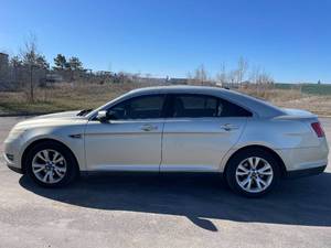 2010 Ford Taurus SEL
