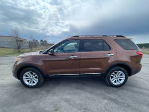 2011 Ford Explorer XLT - AWD - 2 OWNERS