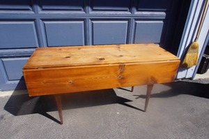 lot 4 image: Beautiful Rustic Pine Drop-Leaf Table Hobby Crafting Table...