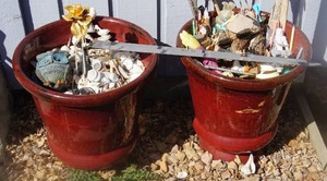 lot 19 image: (2) Outdoor Planters Flower Pots