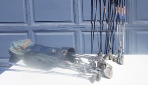 lot 23 image: Golf Clubs and Case