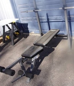lot 49 image: Fitness Gear Standard Weight Bench