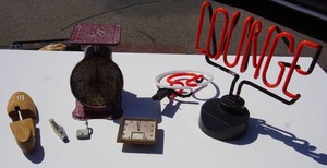lot 66 image: Vintage Scale Clock Lounge Light Etc