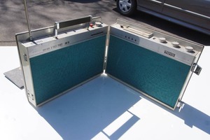 lot 83 image: Vintage TOYO Solid State AMFM 8 Track Stereo Portable Radio Boom Box