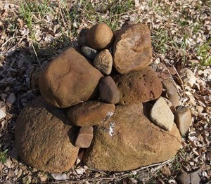 lot 113 image: Outdoor DeCorRock Cairns