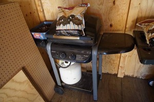 lot 119 image: Outdoor Patio Aussie Gas Grill and Extras
