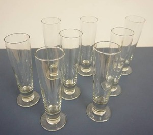 lot 128 image: Set of Eight 9.5-inch Tall Beer Beverage Glasses