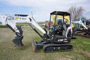 lot 1 image: 2020 Bobcat Model E32i Compact Mini Tracked Excavator