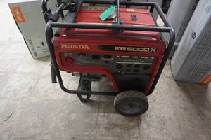 lot 49 image: 2013 Honda EB5000 X Generator