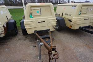 lot 20A image: 2016 Doosan Model P185WDO - TF4 185CFM Row Behind Air Compressor