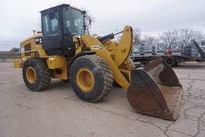 lot 2A image: 2017 Cat 926M Wheel Loader