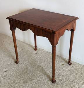 Heckman Queen Anne Style Side Table