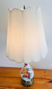 Gorgeous Tall Vintage Floral Design Table Lamp