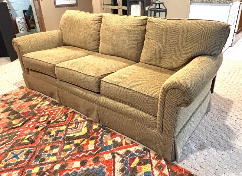 Enticing Vintage Collectables and More in Eagan! KBID