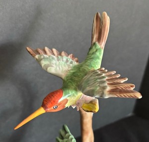 lot 30 image: Charming Porcelain Hummingbird Figurine