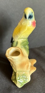 lot 34 image: Vintage Royal Copely Yellow Parrot Bud Vase