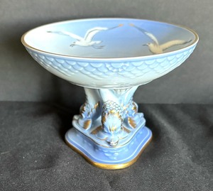 lot 28 image: Vintage Bing & Grndahl Seagulls Compote Dish & Two Toothpick Holders