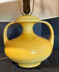 lot 78 image: Lovely Mid Century Table Lamp