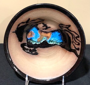 lot 163 image: Black Horse Pottery Horse Motif  Plate