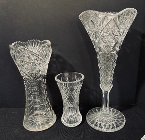 lot 96 image: Elegant Vintage Crystal and Clear Glass Vases and Serving Pieces