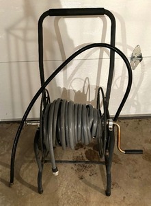 lot 128 image: Metal Hose Reel with Hose
