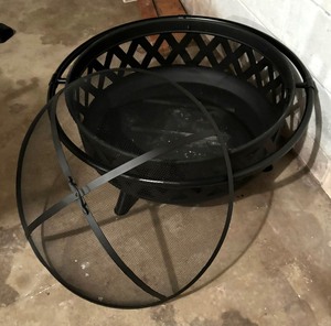 lot 20 image: Fantastic Fire Pit with Cover