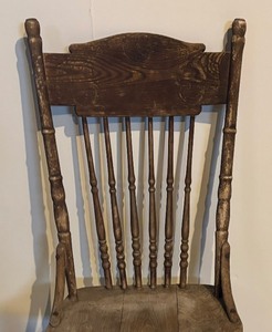 lot 145 image: Charming Vintage Wooden Chair