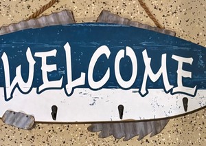lot 225 image: Fun Fish Motif Welcome Sign