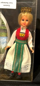 lot 234 image: Grouping of Scandinavian Goodies