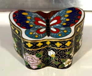 lot 277 image: Beautiful Cloisonn Butterfly Motif Trinket Dish