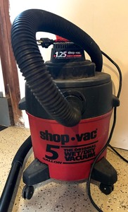 lot 279 image: 5 Gallon Shop Vac