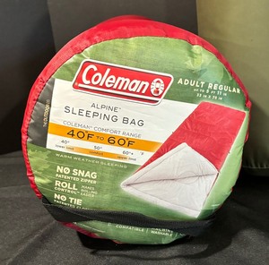 lot 280 image: Two Sleeping Bags by Coleman and Eddie Bauer