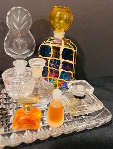 lot 182 image: Vintage Collection of Perfume Bottles and Tray