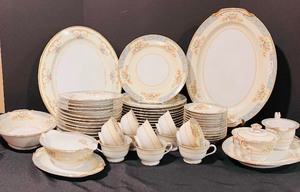lot 185 image: Vintage China Set with White and Pastel Flowers by Rose China