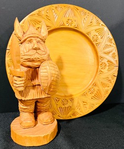 lot 312 image: Norwegian Wooden Figurines