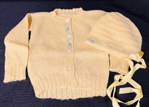 lot 202 image: Vintage Childrens Sweater Set with Matching Bonnet