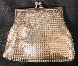 lot 206 image: Vintage Beautiful Sparkly Purses