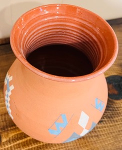lot 314 image: Vintage Southwest Design Clay Vase Pottery