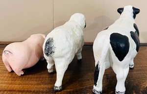 lot 318 image: Vintage Cement Like Farm Animal Figurines